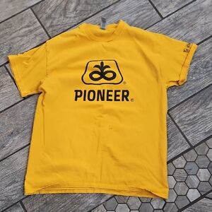 PIONEER Yellow Short Sleeve Tee Vibrant Cotton Crew Neck Unisex Size Medium